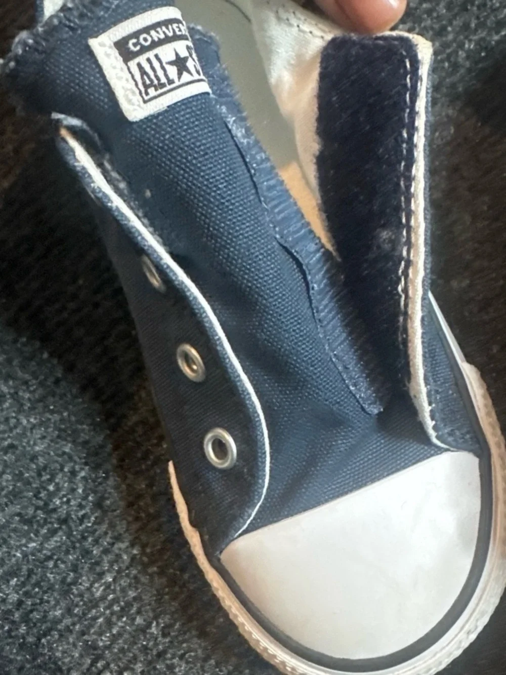Converse easy pull